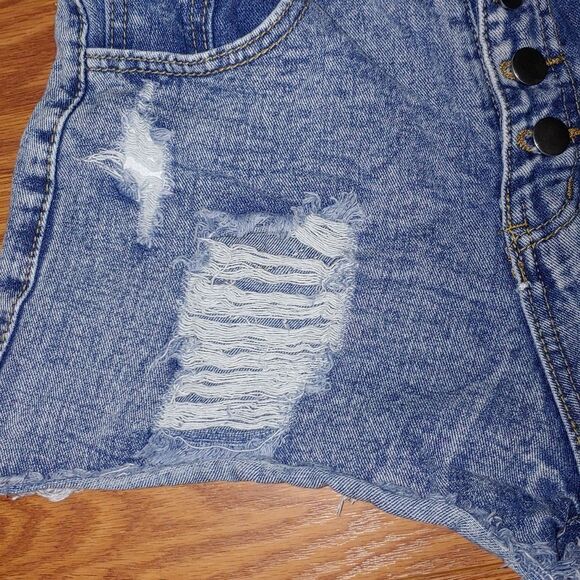 Shein button fly Distressed jean shorts Sz M NWOT - Picture 2 of 9